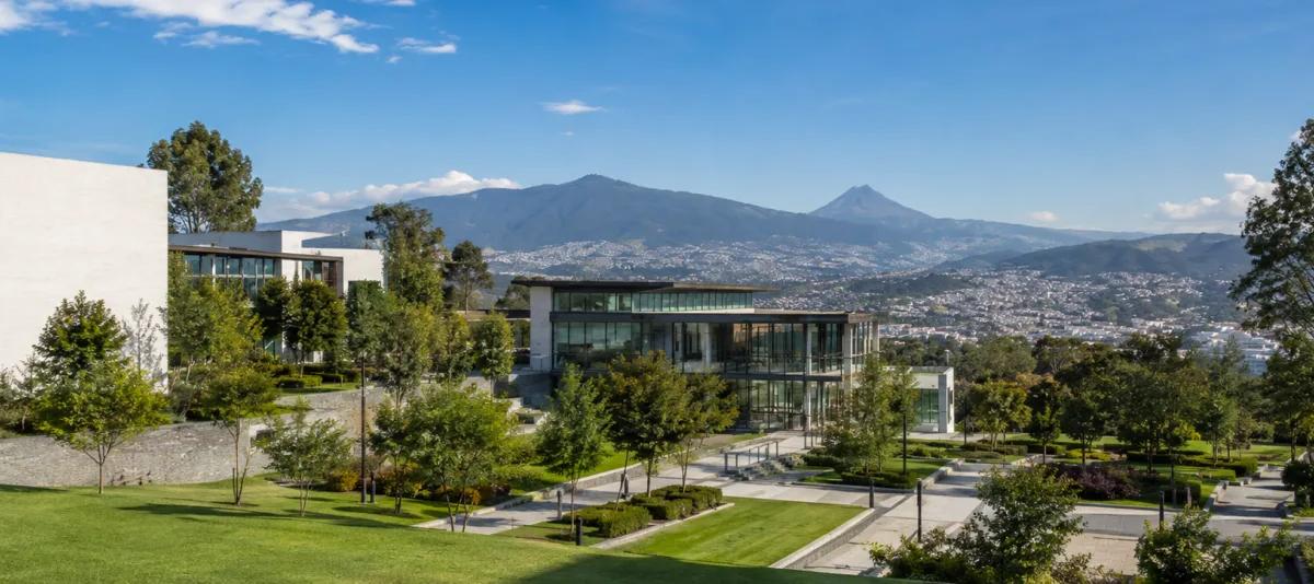 Universidad Hemisferios